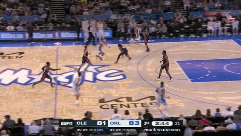 四月数据对比：55顺位布朗尼多项效率压过状元里萨谢