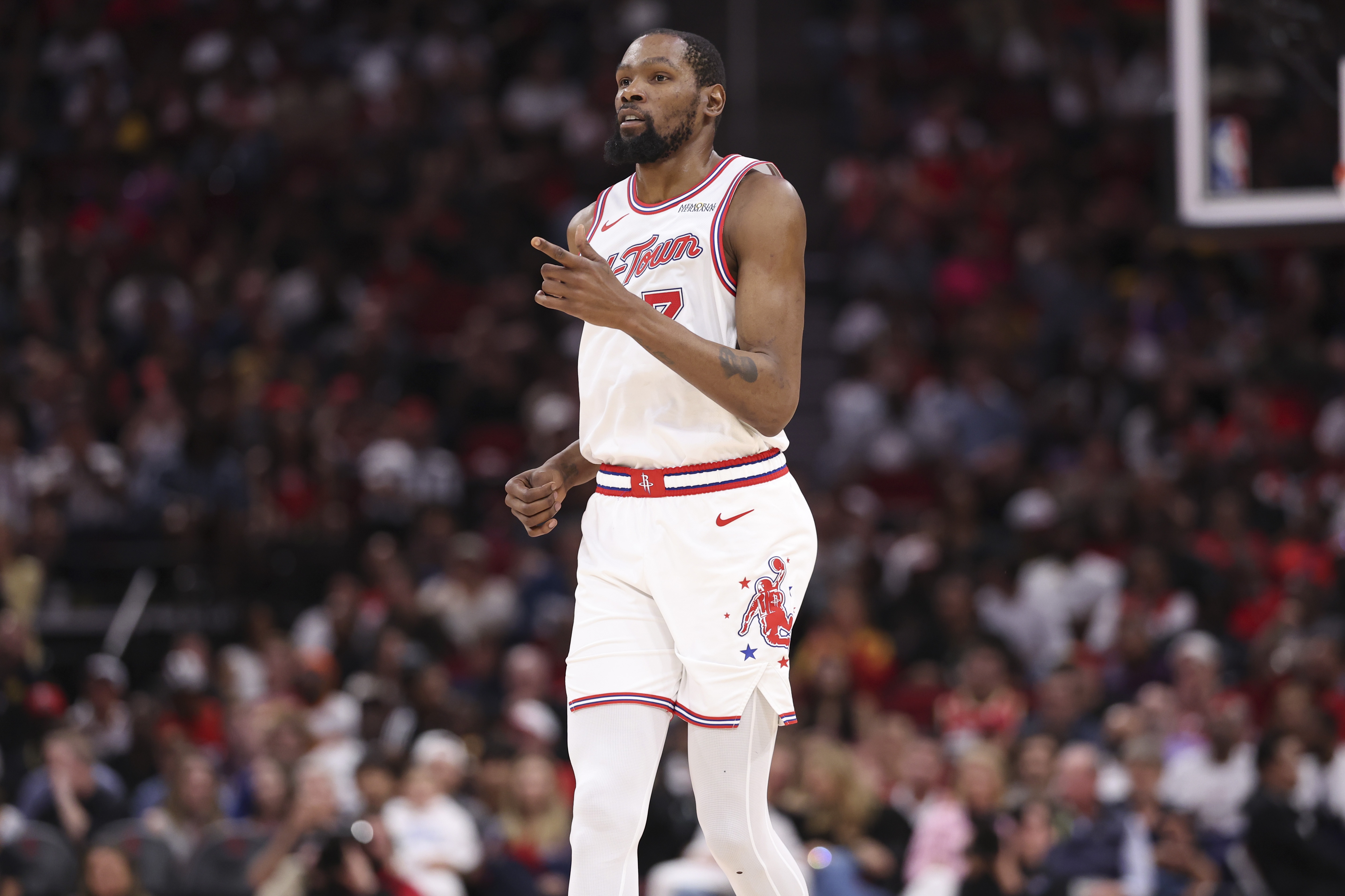 拉拉维亚直面杜兰特防守任务 称其为历史级得分手