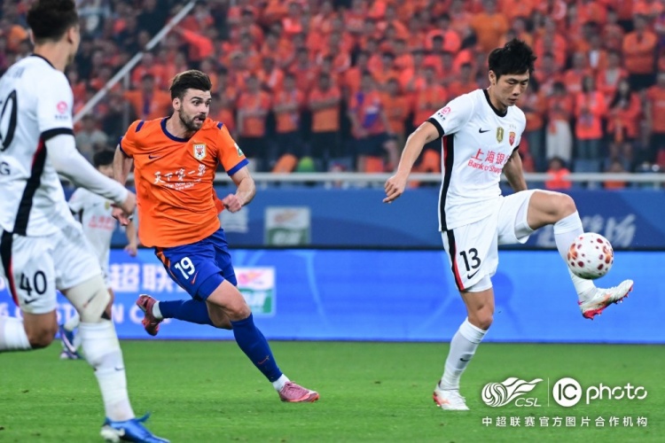 海港客场遭泰山定位球扳平 杨希处子球难换三分