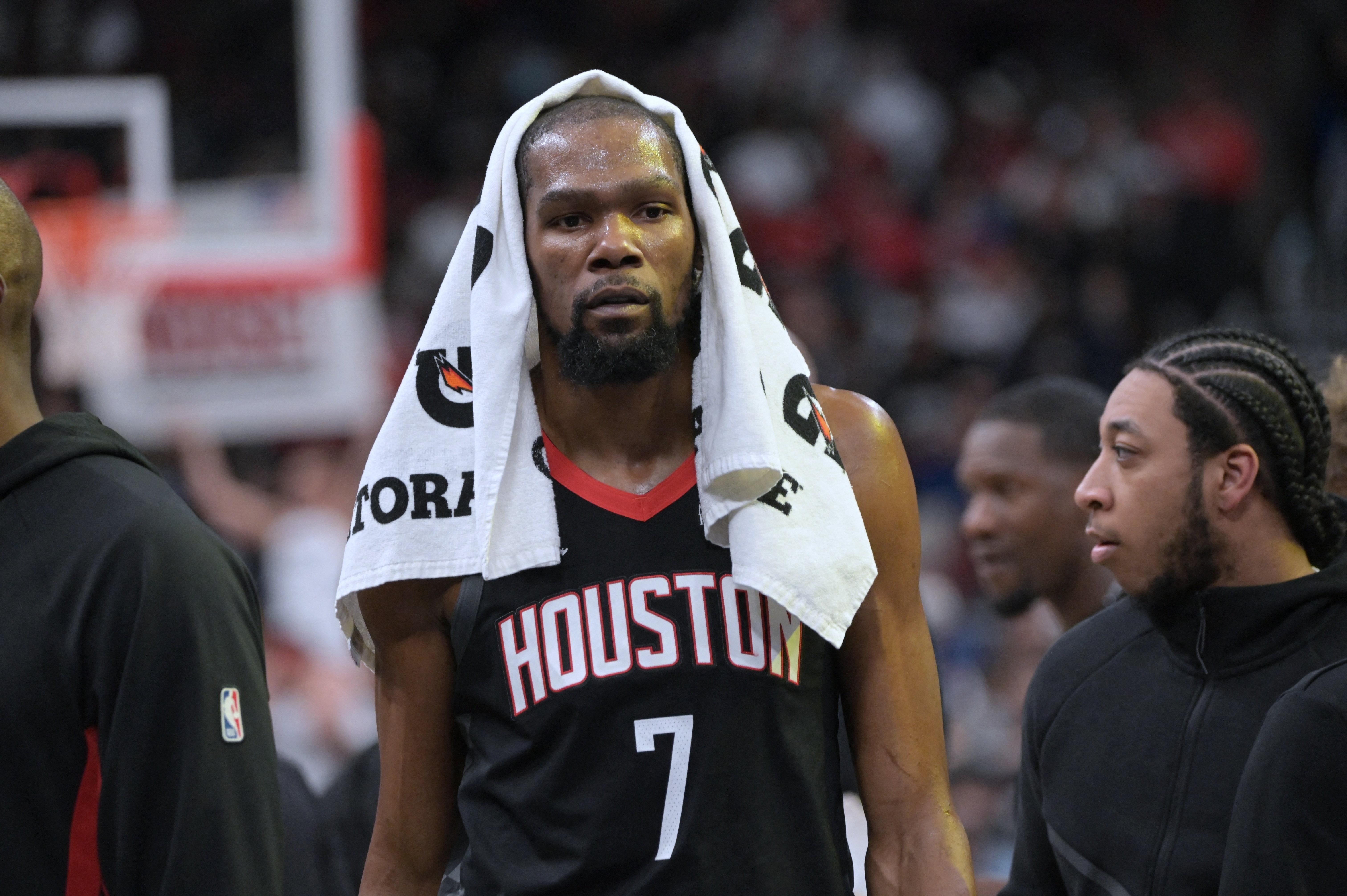 杜兰特G1缺阵火箭进攻瘫痪 若G2不复出系列赛天平或倒向湖人