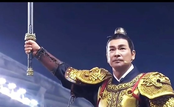 赵文卓扮郑成功登船拔剑喊话:杀!杀!杀! 赵文卓扮郑成功登船拔剑喊话:杀!杀!杀!