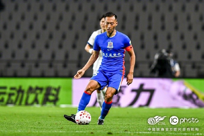 单外援申花两度领先遭三镇逼平 斯卢茨基百场里程碑留憾 单外援申花两度领先遭三镇逼平 斯卢茨基百场里程碑留憾