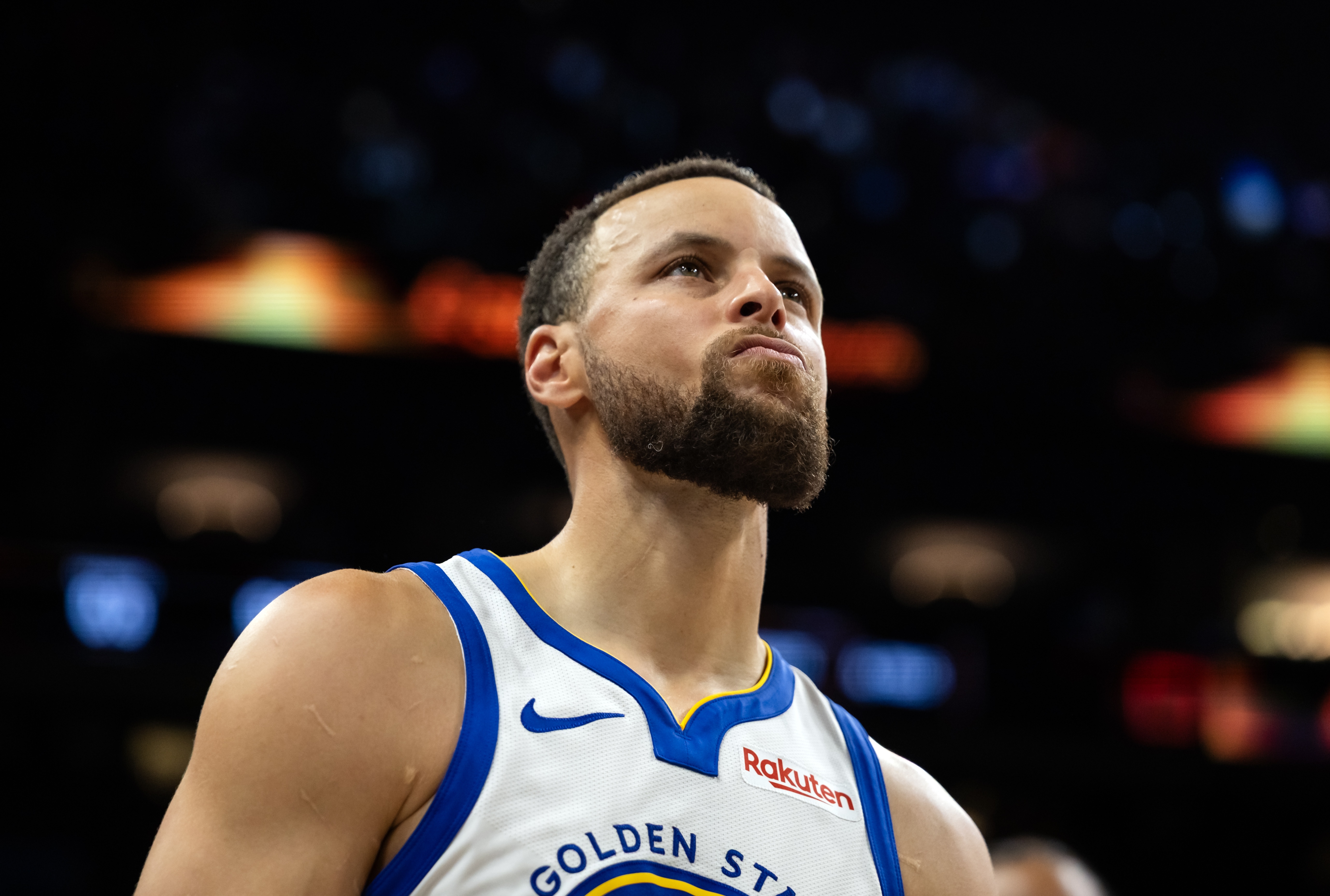 KG：库里签约李宁堪比乔丹商业版图 球鞋合同结构变革