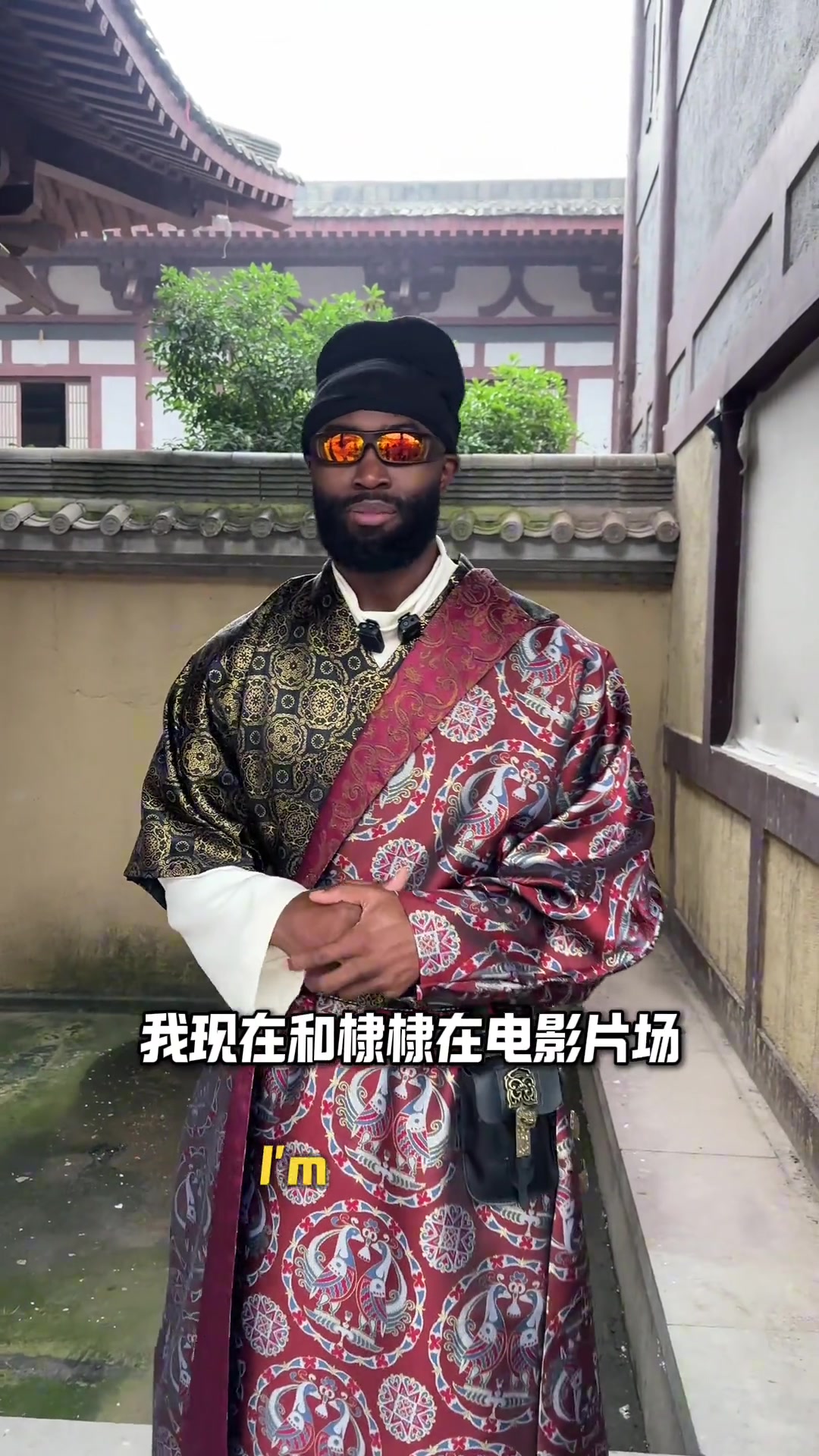 杰伦·布朗横店古装探班王鹤棣:祝《将门独后》收视长虹 杰伦·布朗横店古装探班王鹤棣:祝《将门独后》收视长虹